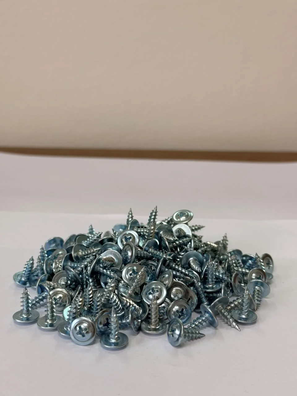 Parafuso DW PA 13 x 4,2 mm zincado com cabeça flangeada
