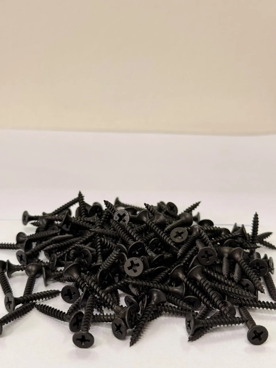 Parafuso GN 25 preto para instalação de chapas de gesso e drywall
