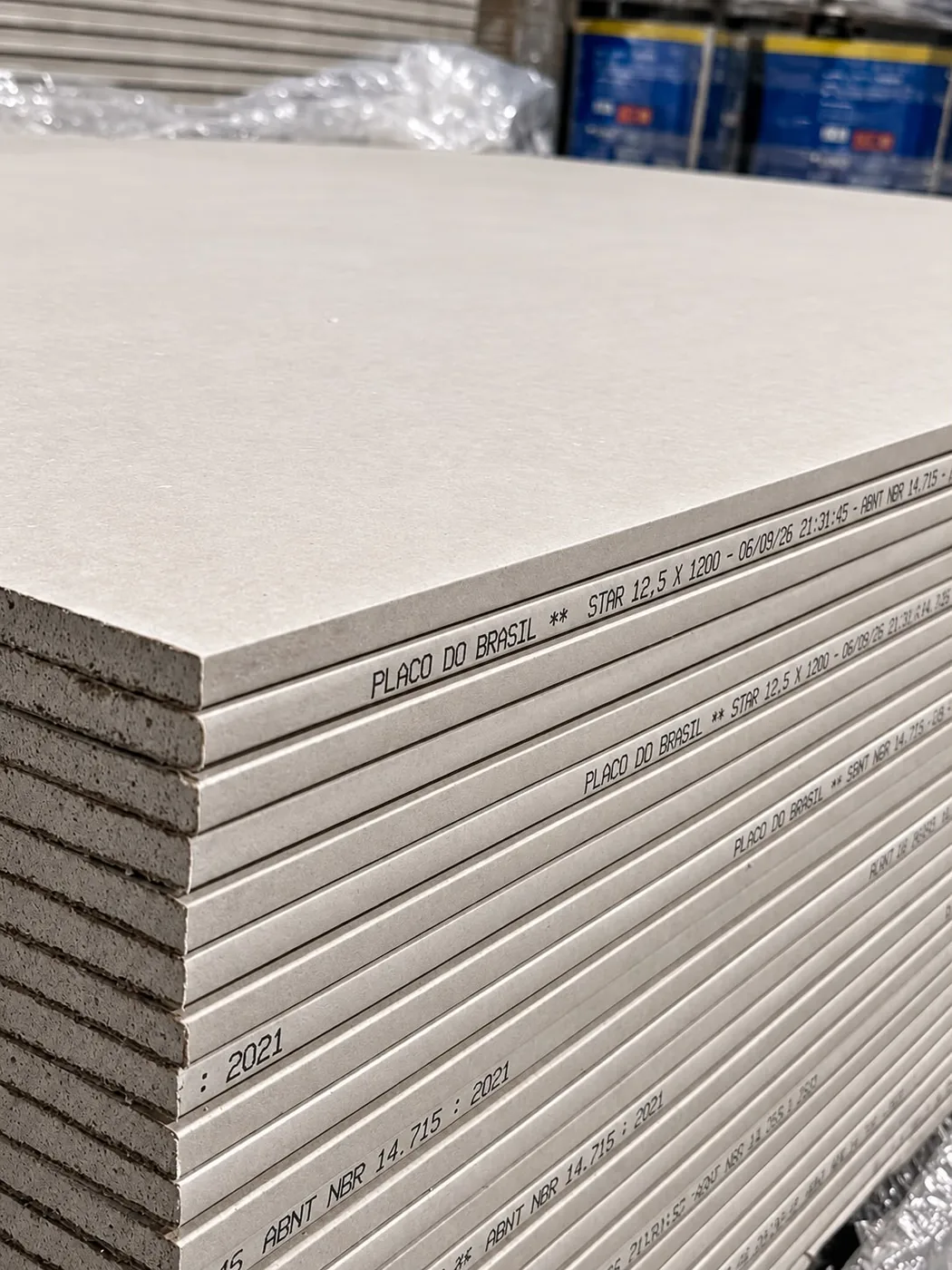 Placa de drywall ST branca para áreas internas secas